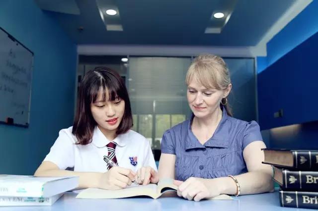 in the arts美高学校引入丰富多彩的艺术课程帮助学生找到自己兴趣与